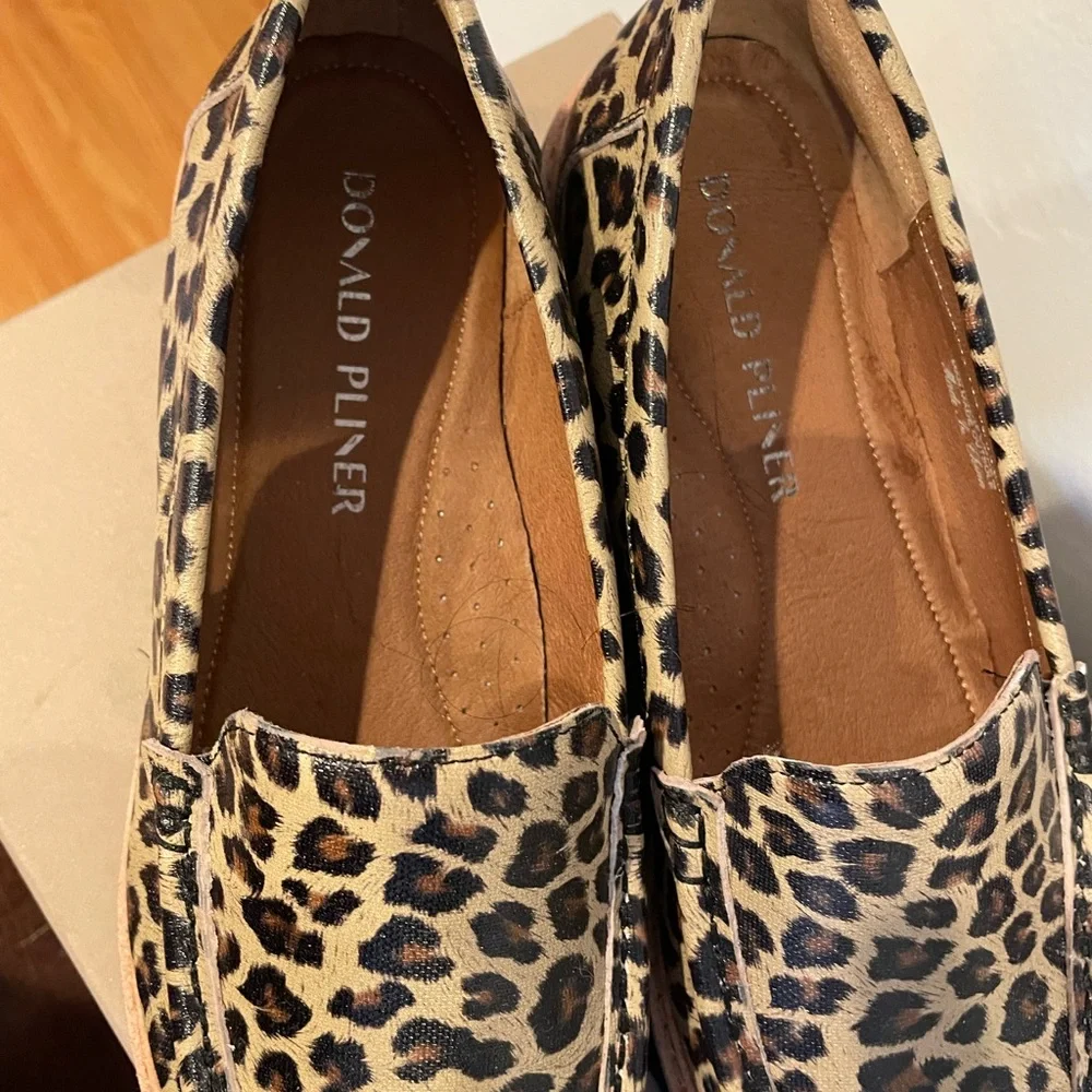 Donald J. Pliner Leopard Print Loafers with Black Sole - Picture 2 of 5